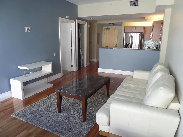 350 11th Ave #927 — Photo 9