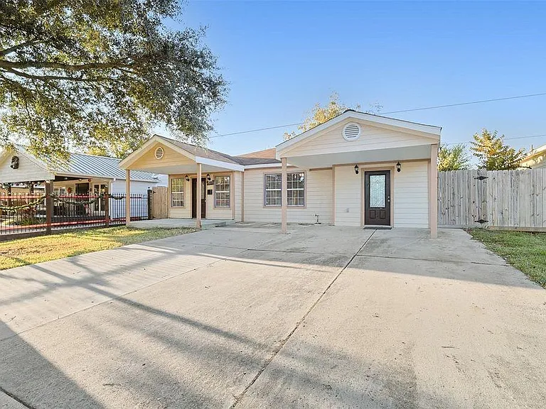 8169 Garland St #B — Photo 2