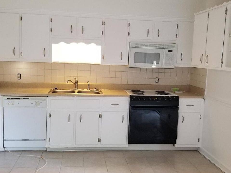 1st image of 1067 Oakland Ave SE APT D