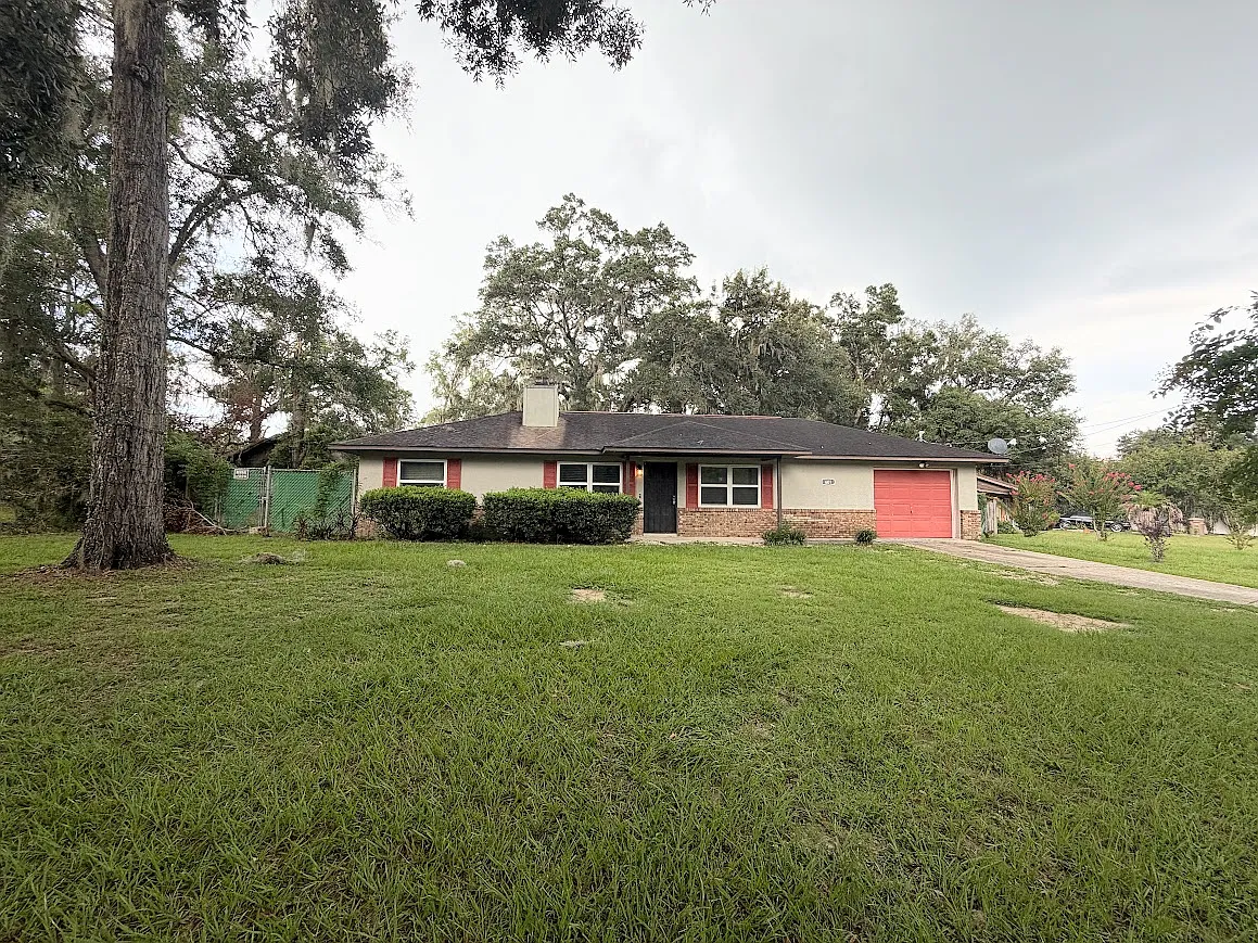 3 bed, 1222 sqft, $1,600 — Photo 2