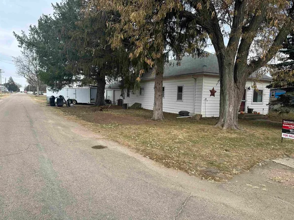 223 W Mariel St, Bladen, NE 68928