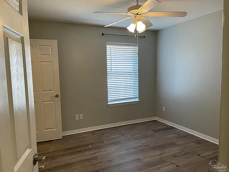 609 Downhaul Dr — Photo 12