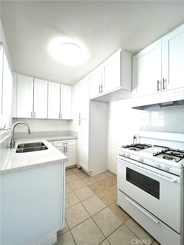 1 bed, 600 sqft, $1,900 — Photo 3
