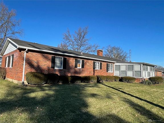 3rd image of 112 Greenmoor Dr