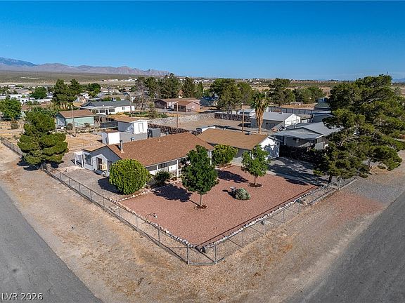 3rd image of 3861 Dart Dr