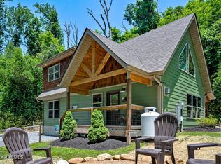 723 Turkey Nest Rd, Gatlinburg, TN 37738