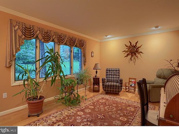 4th image of 15 Vista Ct