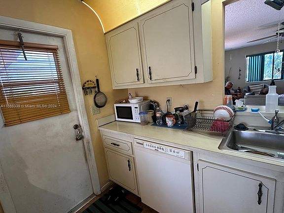 5th image of 14932 Wildflower Ln