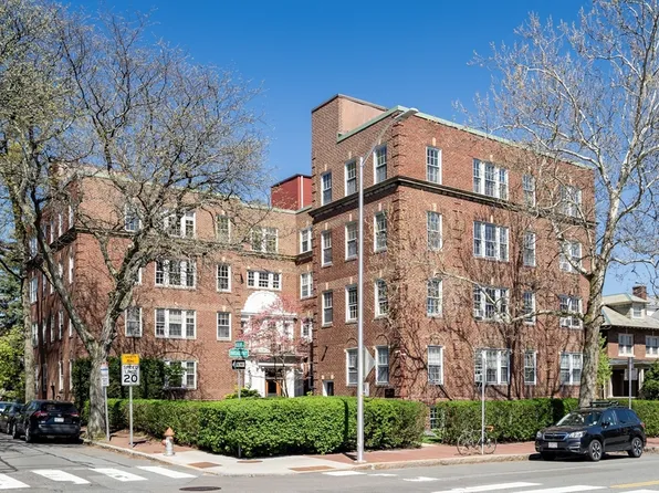 393 Broadway APT 10, Cambridge, MA 02139