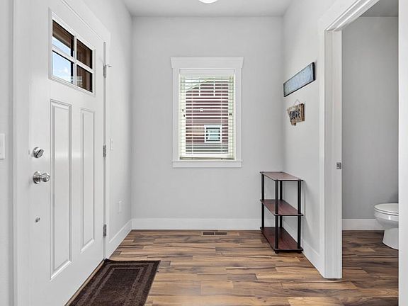 4th image of 1826 Island View Dr