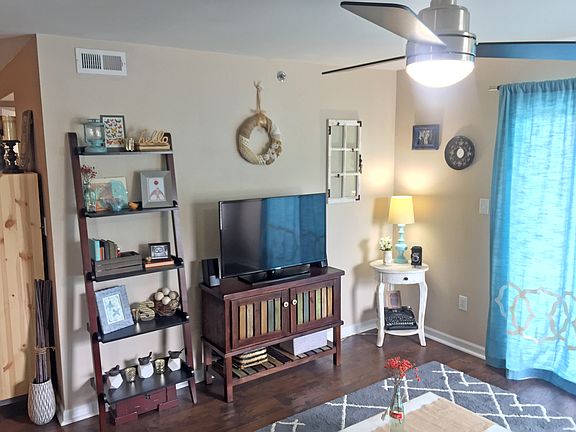 2nd image of 2470 Lampong Dr APT 200A