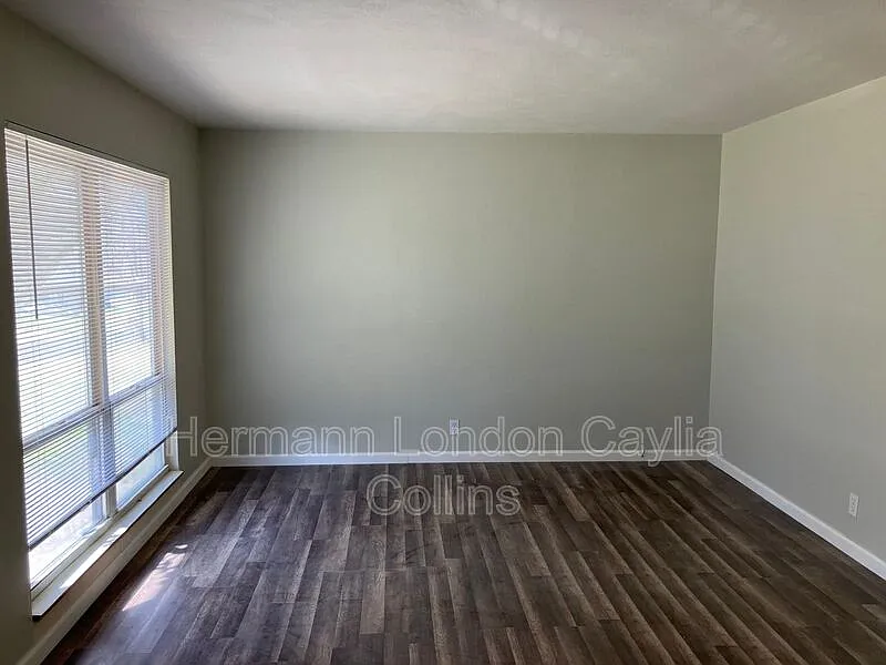 3 bed, 2.0 bath, 873 sqft, $1,125 — Photo 3