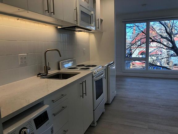 5th image of 2959 N Franklin St Unit 203