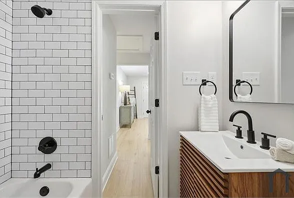 1112 Guyer St — Photo 10