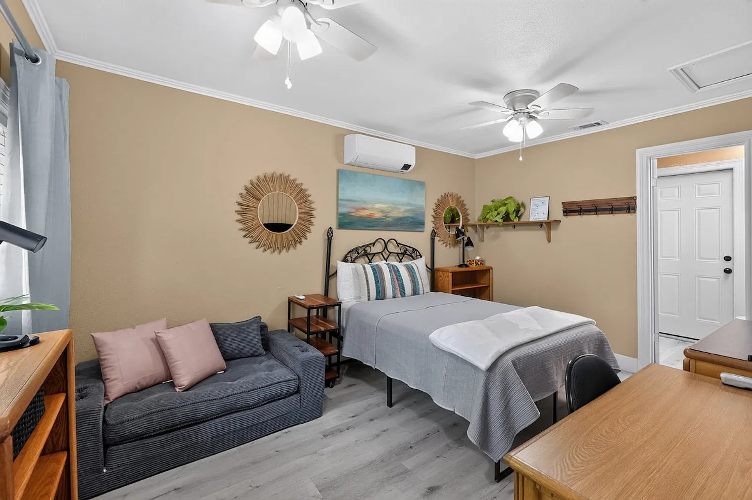 1 bed, 1.0 bath, 645 sqft, $2,481 — Photo 1