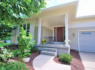 25 Yarrow Cir, Madison, WI 53719