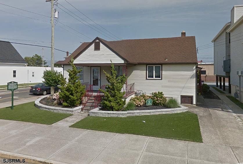 1st image of 1001 Simpson Ave