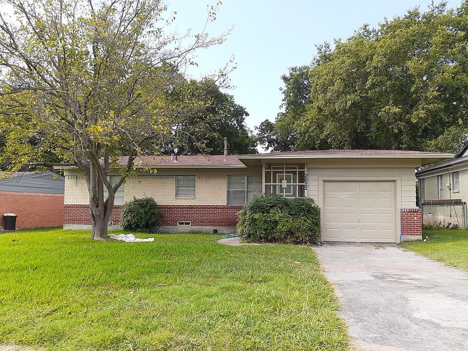 1st image of 2622 Costa Mesa Dr