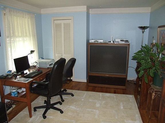Bedroom/Den