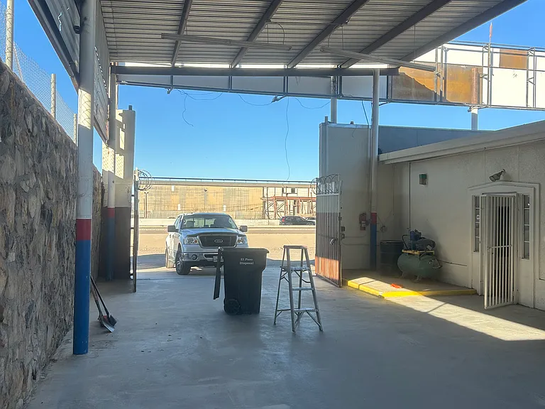 8104 N Desert Blvd — Photo 10