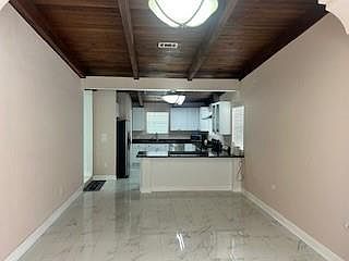 4th image of 2325 Lyndell Dr