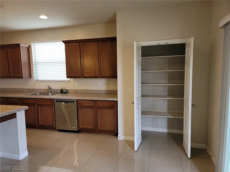 318 Glacier Meadow Rd — Photo 16