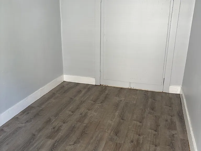 2 Chase Ave #1L — Photo 5