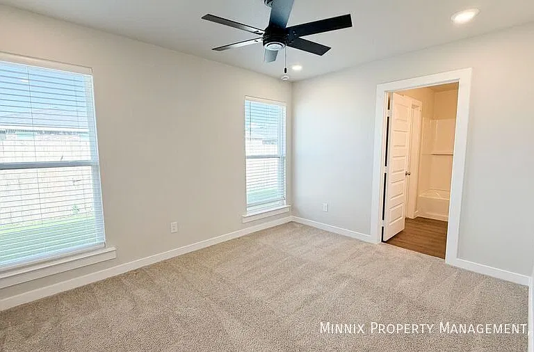14501 Avenue R — Photo 9