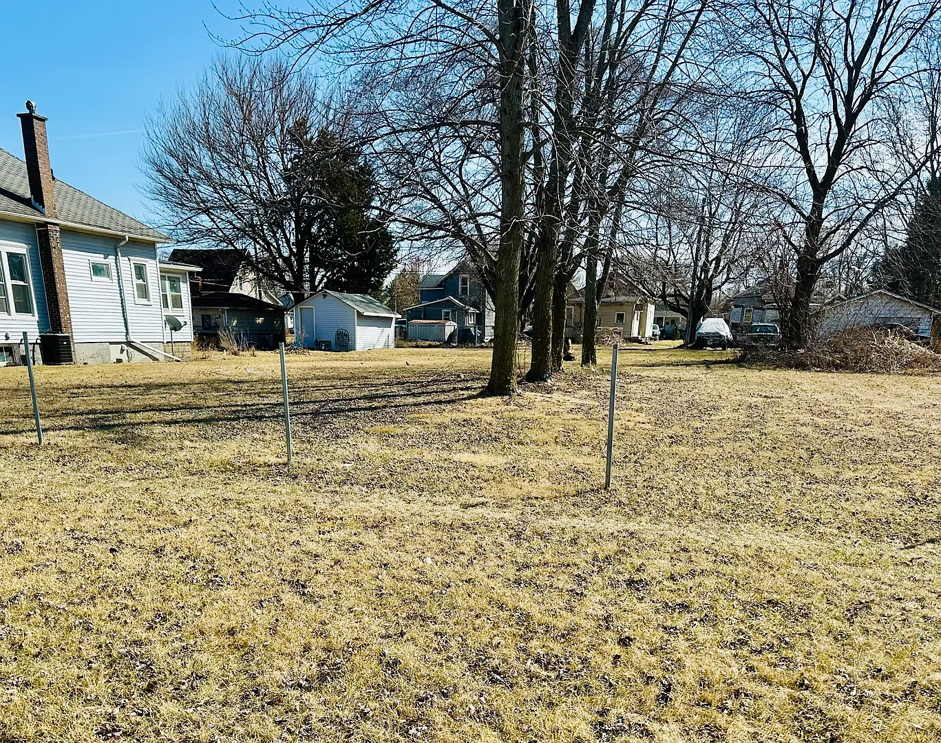 1007 E Bridge St photo 1