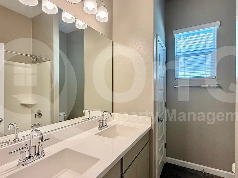40847 W Hillman Dr — Photo 16