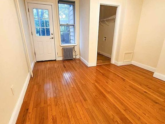 4th image of 329 18th St #1