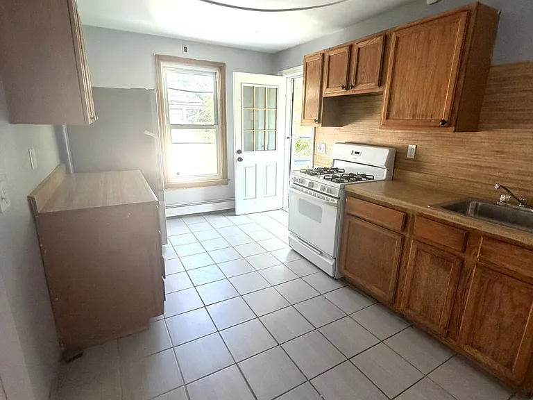 658 Hazle St #4 — Photo 7