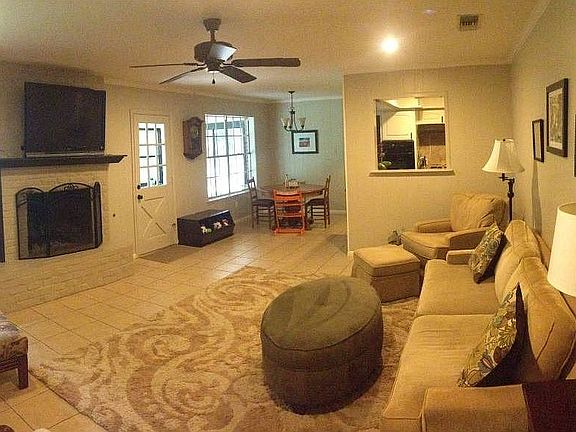 3rd image of 2300 Pinecrest Dr