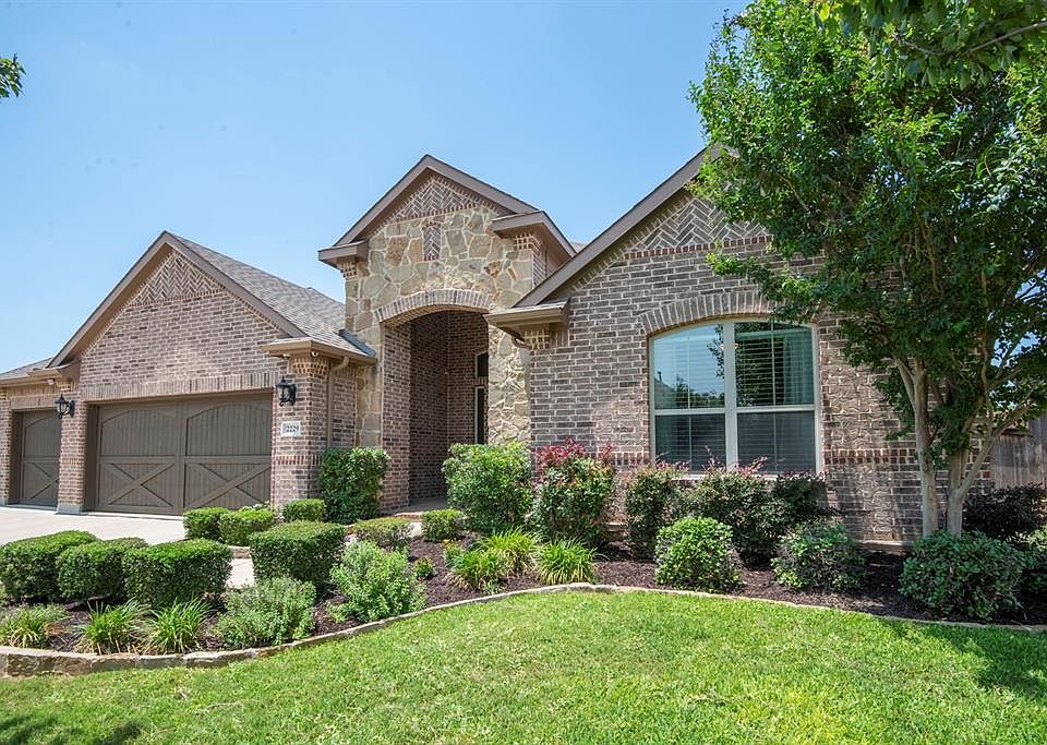 1st image of 2229 Clarebrook Dr