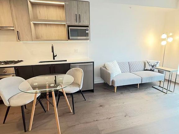 3rd image of 6859 Cambie St #313