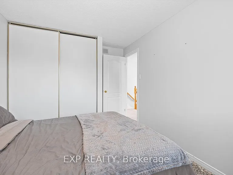 32 Flanders St — Photo 25