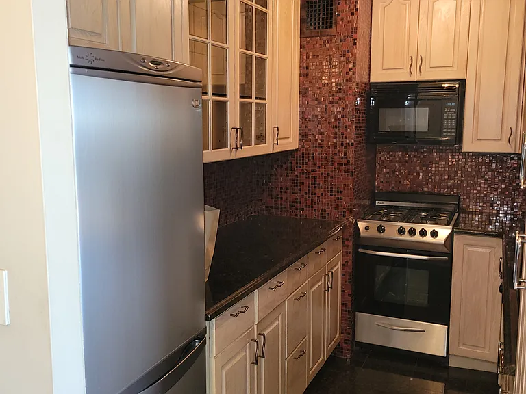 301 E 79th St #32N — Photo 5