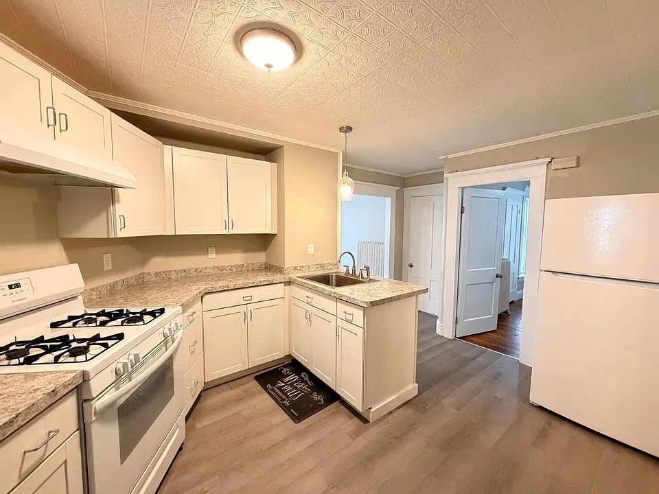 96 Prospect St #1F