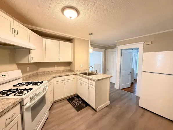 96 Prospect St #1F, Manchester, NH 03104