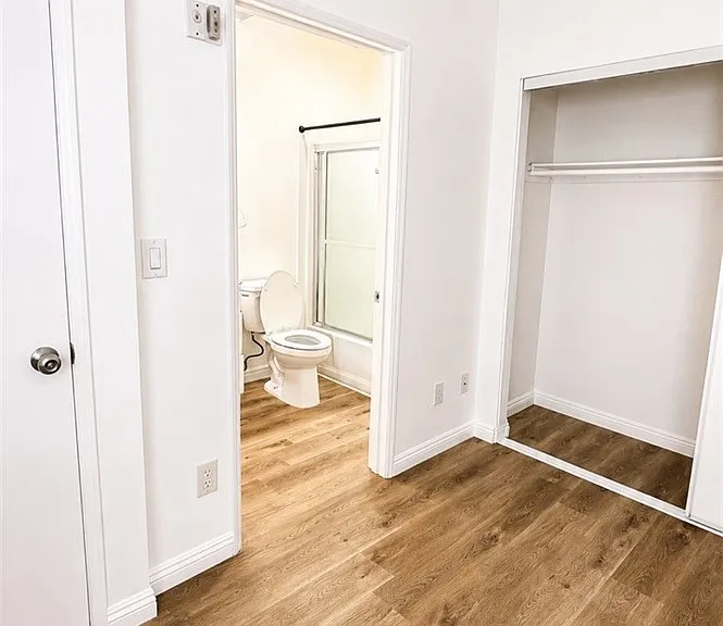 7900 Woodman Ave #105 — Photo 23
