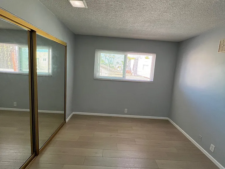 1420 Walnut Ave #8 — Photo 6