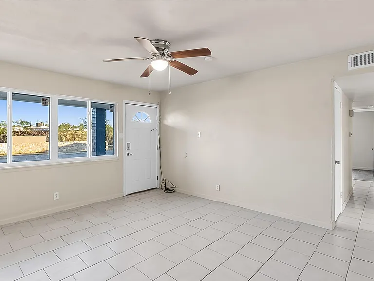 513 Gilmore Way — Photo 23
