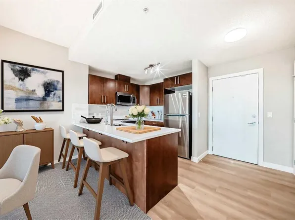 210 S 15th Ave SE #1408, Calgary, AB T2G 0B5