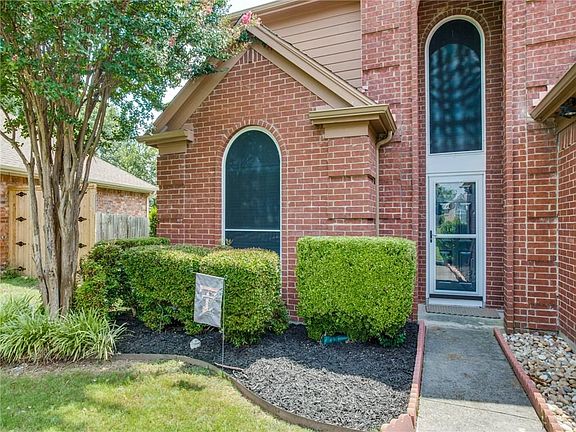 4th image of 708 Glenwood Ct