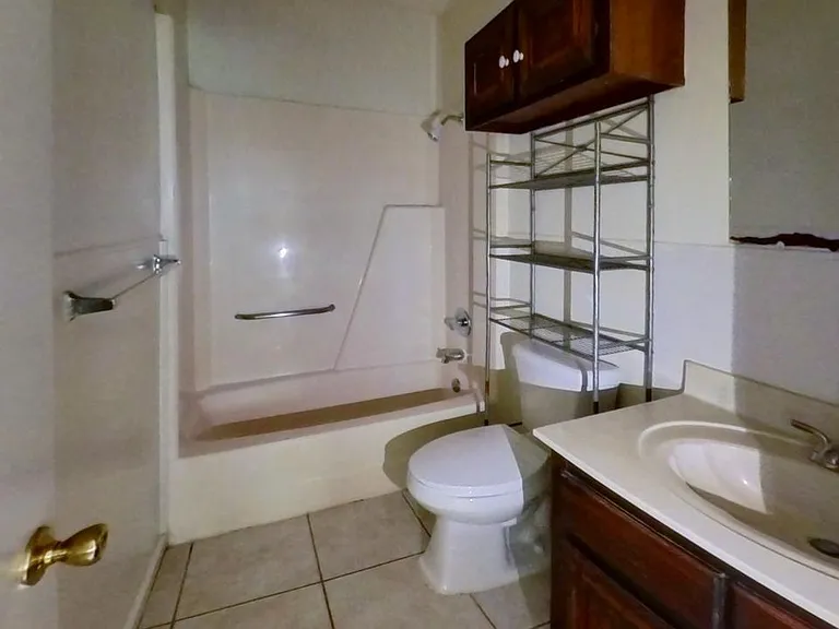 1015 W Martin Luther King Dr #C — Photo 12