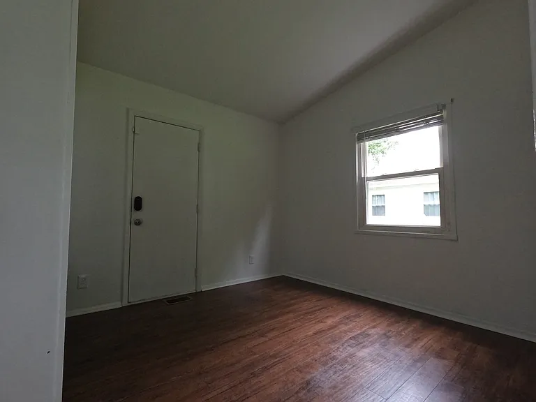 1818 Raynor Dr — Photo 3