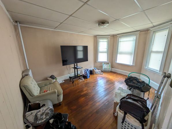 104 Conwell Ave #1