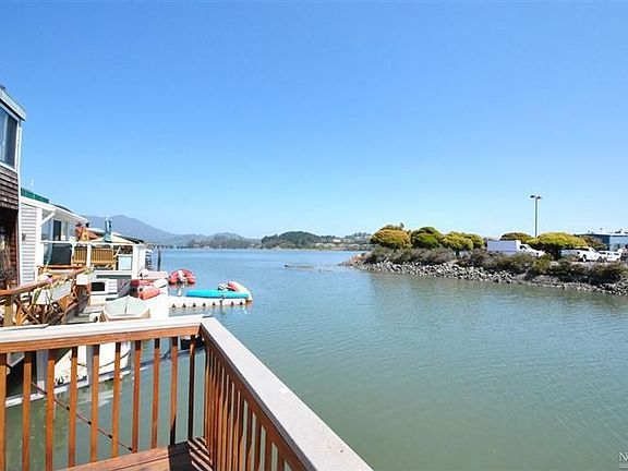 2nd image of 34 E Pier