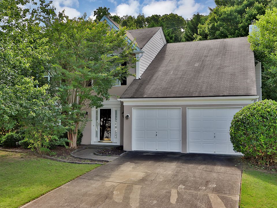 1st image of 676 Glenbarrett Ct NE