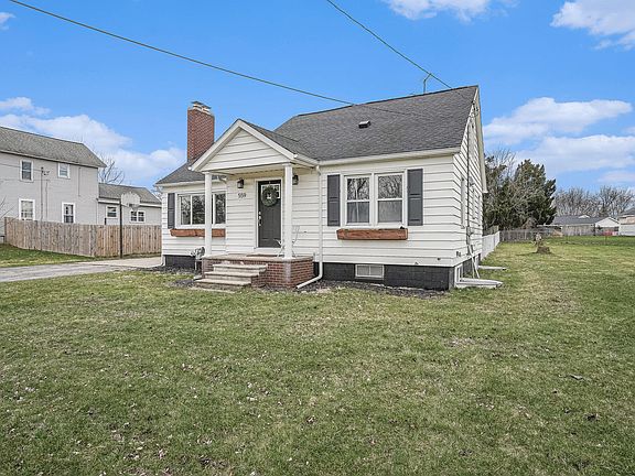 4th image of 559 East St